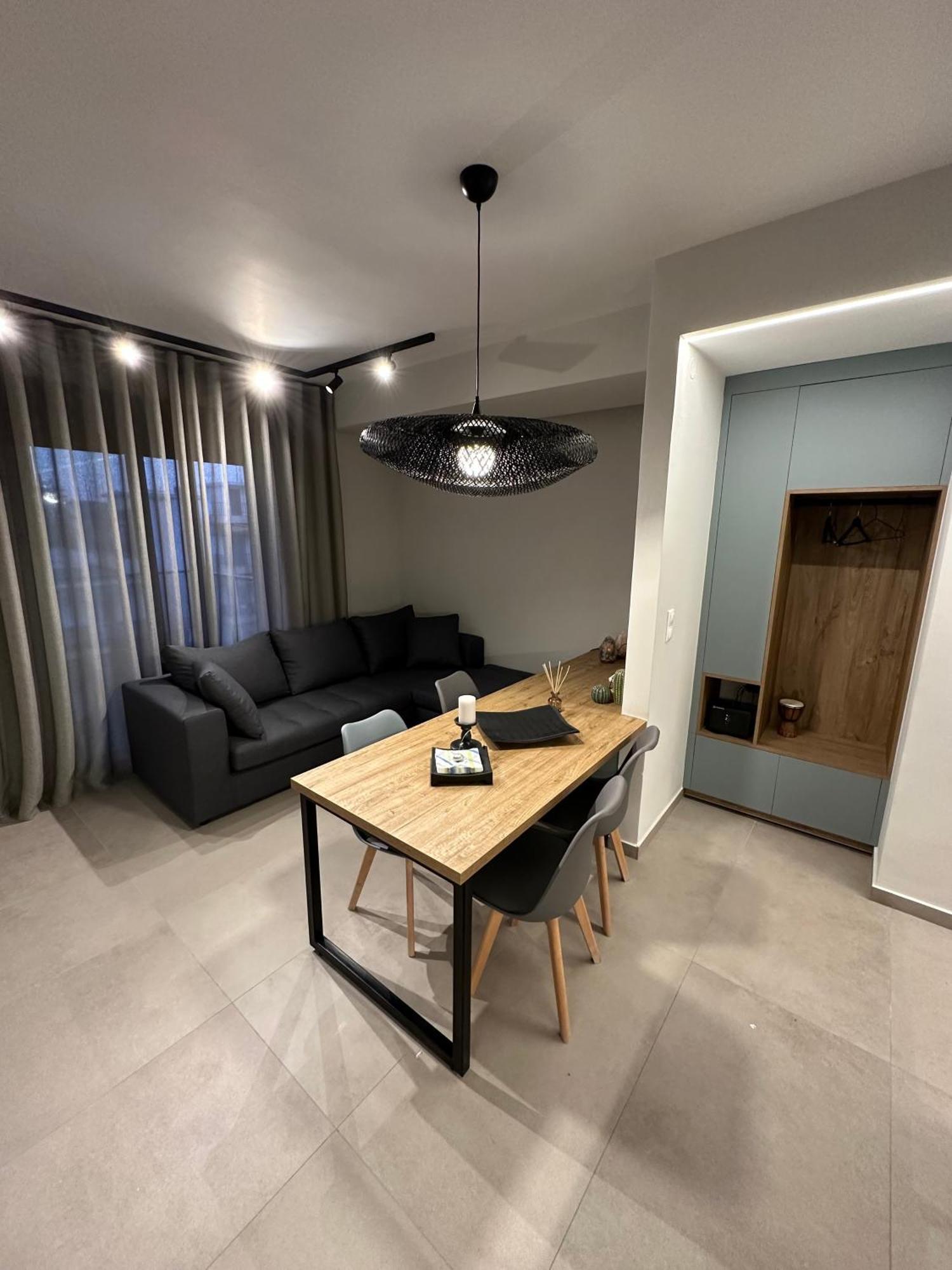 Cozy In Kalamaria, Appartement *